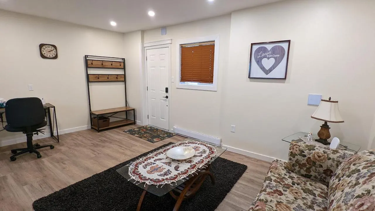 Semesterbostad Modern Spacious 1 Bedroom Suite In Desirable Gordon Head Near Mount Douglas Beach Victoria Kanada